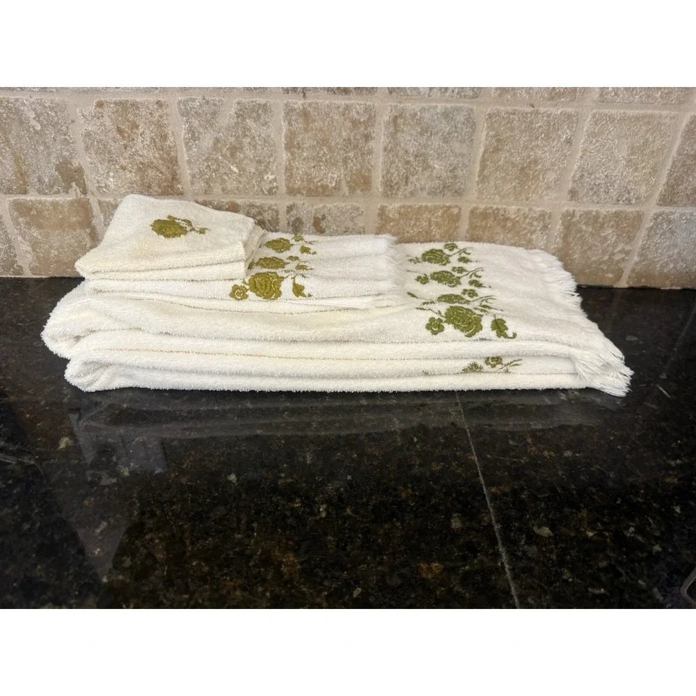 Vintage‎ Dundee 4 Piece Set Bath & Hand Towel Retro Green Floral Embroidery USA